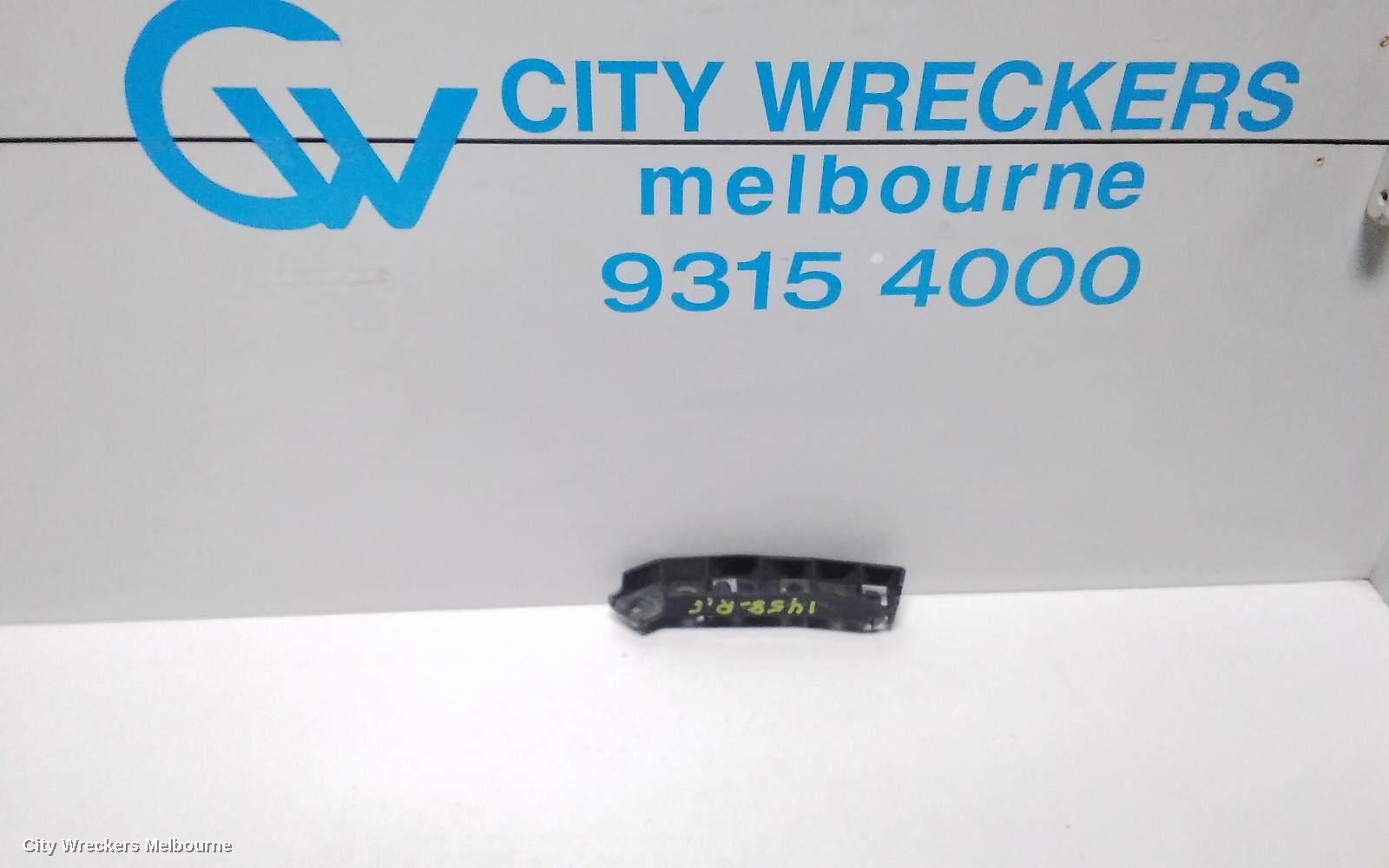 FORD FOCUS, LW 05/2011 - 08/2015, RHF BAR SLIDER: 72206 - Image 1