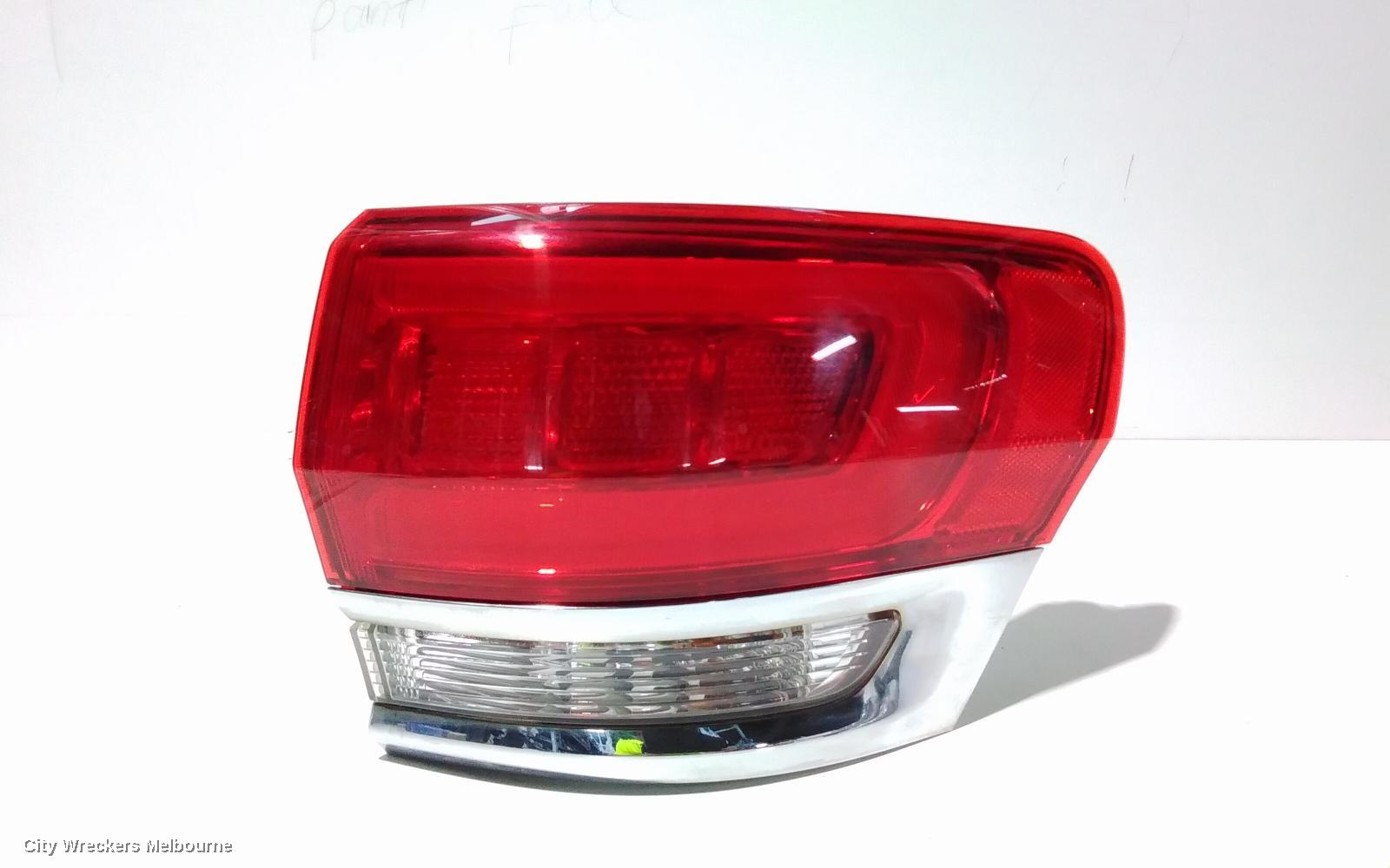 JEEP GRANDCHEROKEE RIGHT TAILLIGHT, WK, LAREDO/OVERLAND/LIMITED, W/ CHROME BEZEL, 04/2013 ONWARDS - Image 3