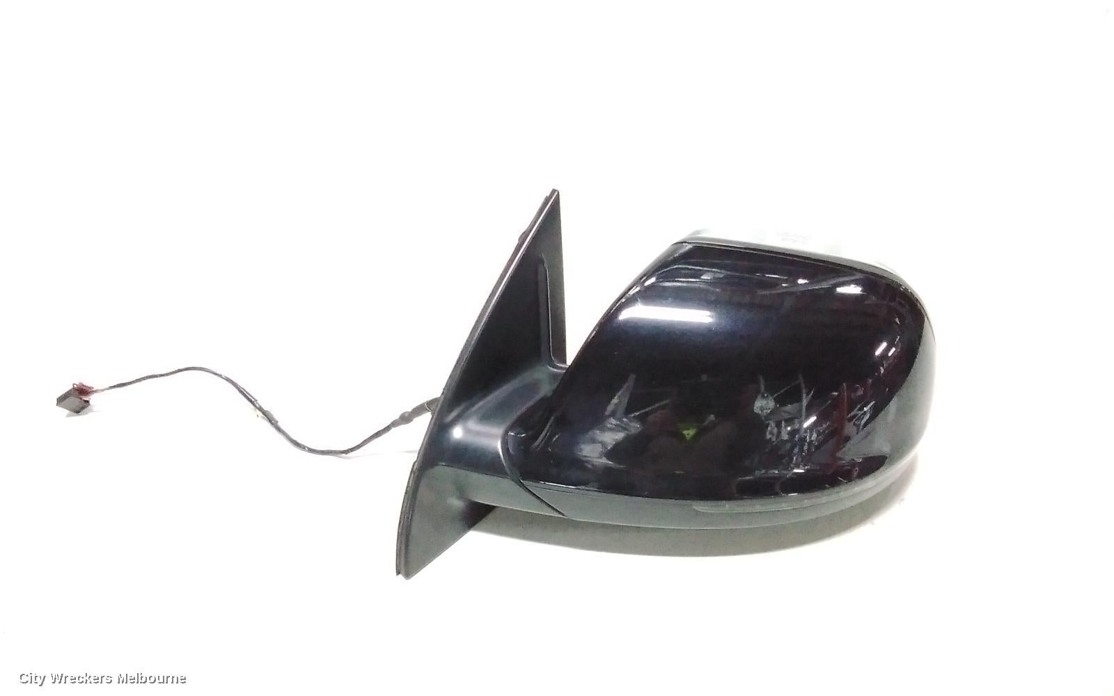 AUDI Q7 LEFT DOOR MIRROR, 4L, MANUAL FOLD, W/ INDICATOR, NON MEMORY & NO LANE CHANGE ASSIST TYPE, 10/2009 - 08/2015 - Image 1