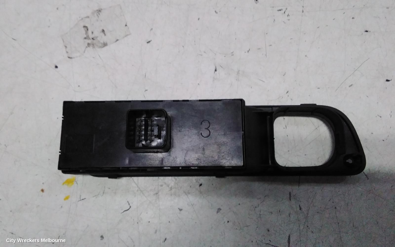 VOLKSWAGEN TIGUAN PWR DR WIND SWITCH, RH FRONT (MASTER SWITCH), W/O CHROME ON SWITCHES TYPE, 5N, 05/2008 - 08/2016 - Image 2