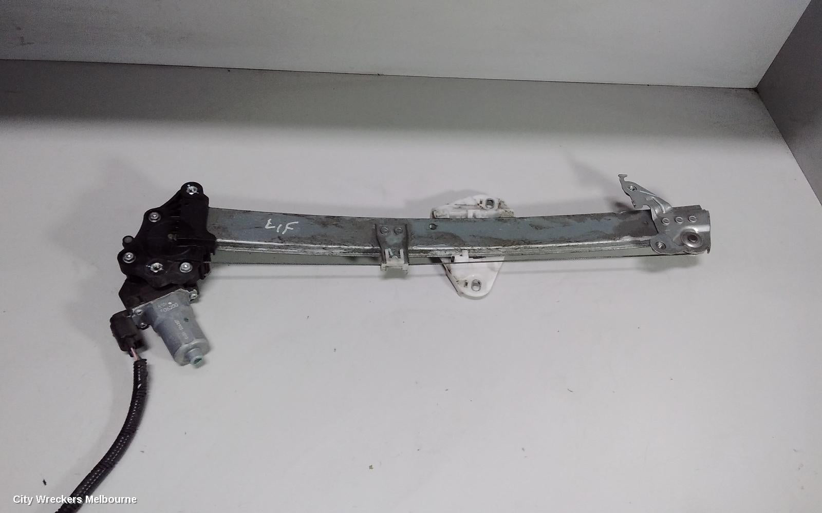 HONDA HRV LEFT FRONT WINDOW REG/MOTOR, RU, 12/2014 - 10/2021 - Image 1