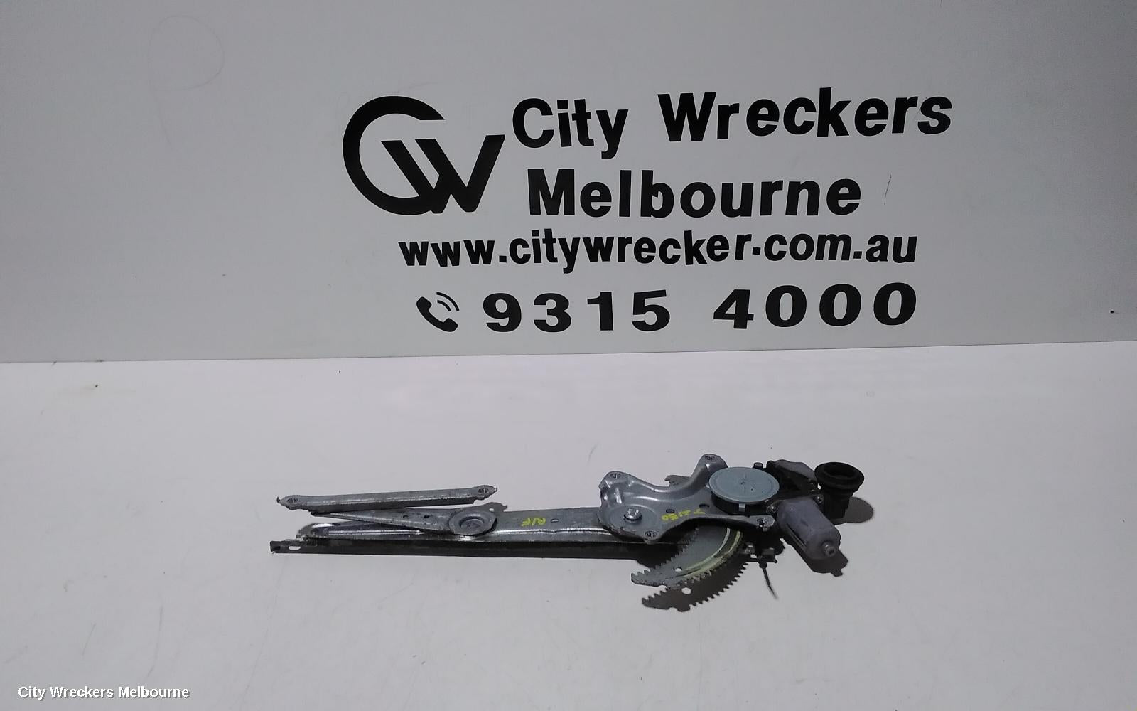 TOYOTA KLUGER RIGHT FRONT WINDOW REG/MOTOR, XU50 SERIES, 03/2014 - 02/2021 - Image 1