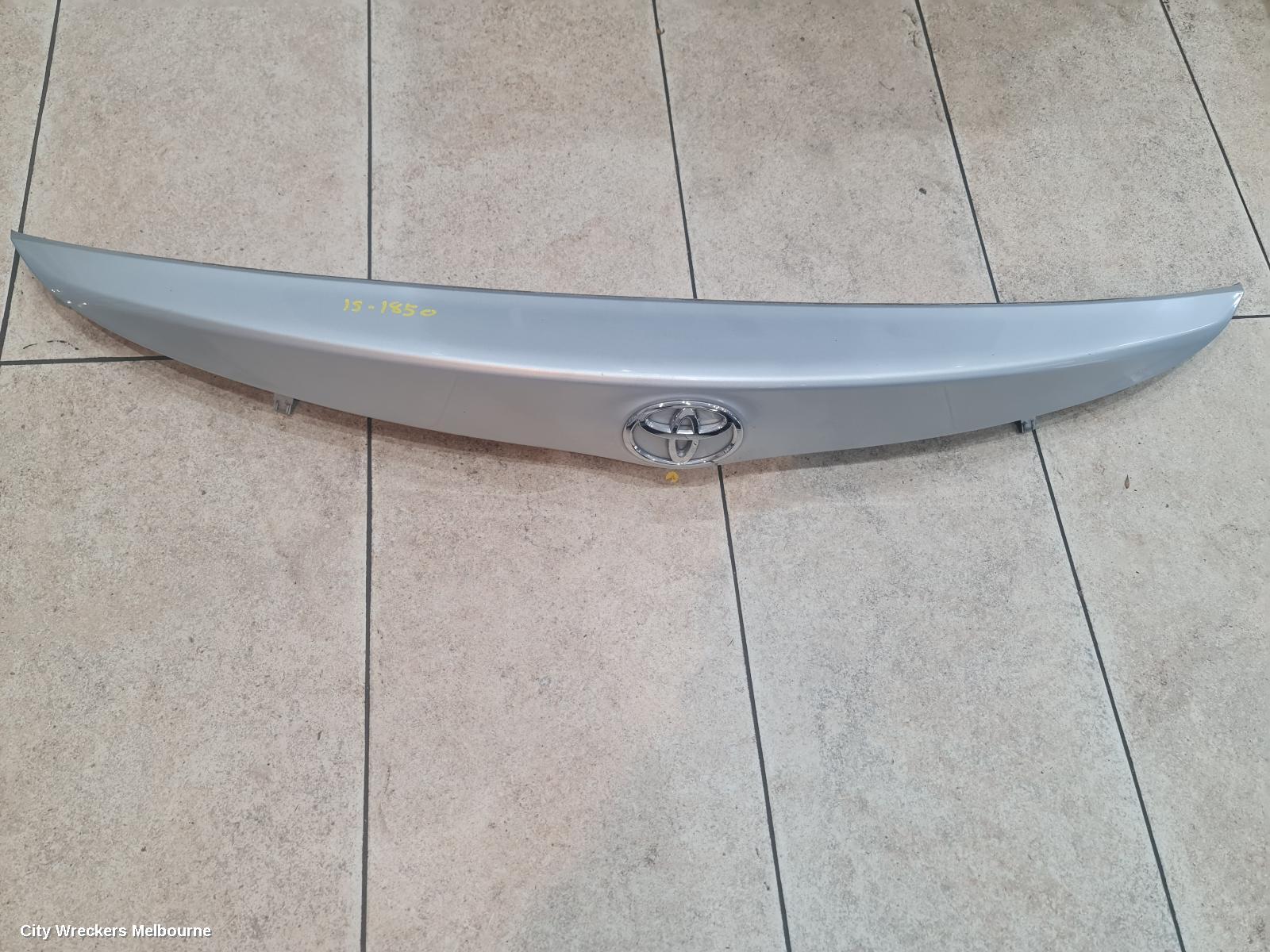 TOYOTA COROLLA REAR GARNISH, TAILGATE GARNISH (CENTRE), ZRE182R, HATCH, 04/2015 - 06/2018 - Image 1
