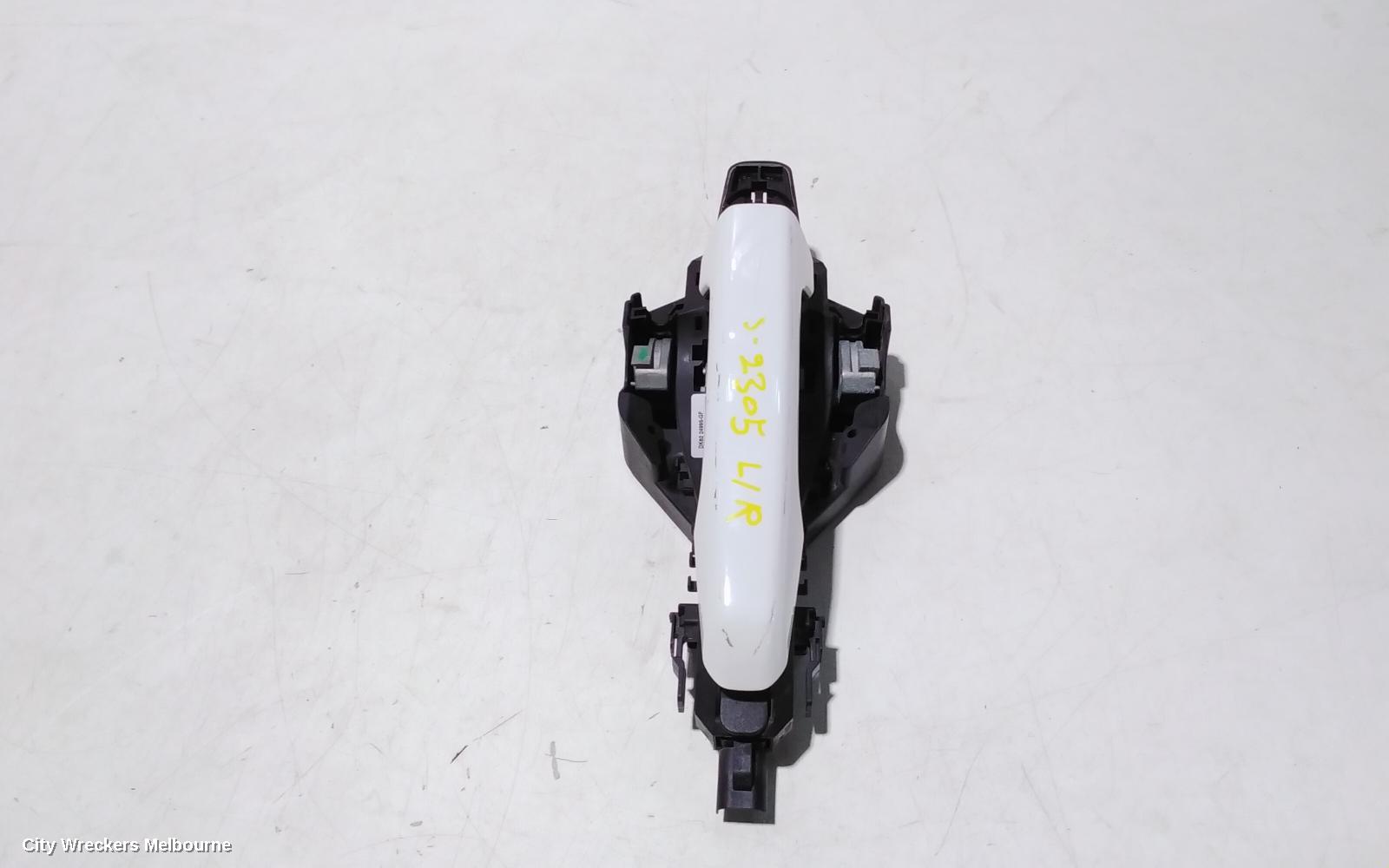 LAND ROVER RANGEROVER SPORT DOOR HANDLE, LH REAR, OUTER, NON KEYLESS ENTRY TYPE, COLOUR CODED, L494, 06/2013 - 04/2022 - Image 2