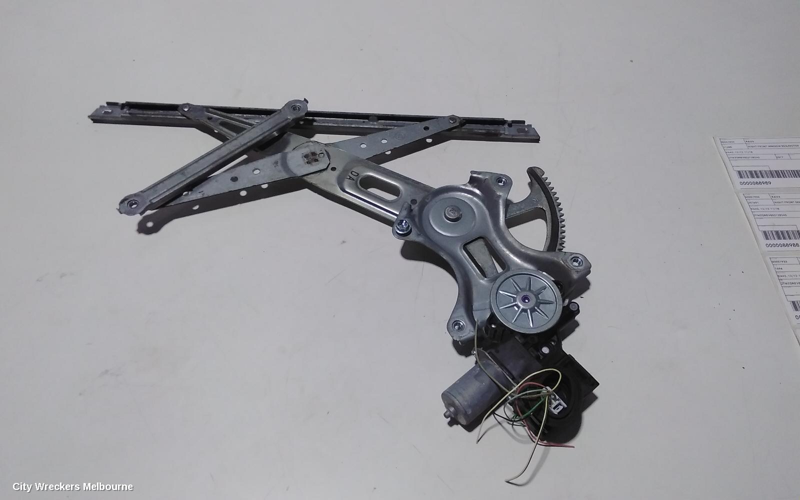 TOYOTA RAV4 RIGHT FRONT WINDOW REG/MOTOR, XA40, 12/2012 - 11/2018 - Image 2