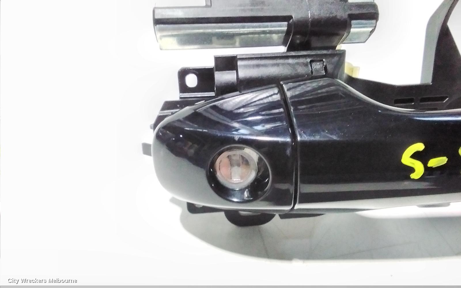 TOYOTA KLUGER DOOR HANDLE, OUTER, RH FRONT, NON KEYLESS ENTRY TYPE, GSU50/GSU55, 03/2014 - 02/2021 - Image 2