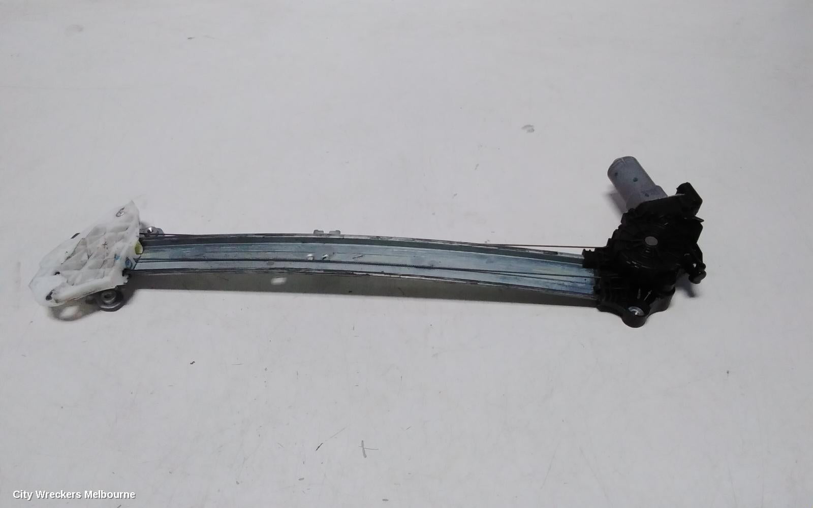 HONDA ACCORD RIGHT FRONT WINDOW REG/MOTOR, 9TH GEN, 05/2013 - 08/2019 - Image 3