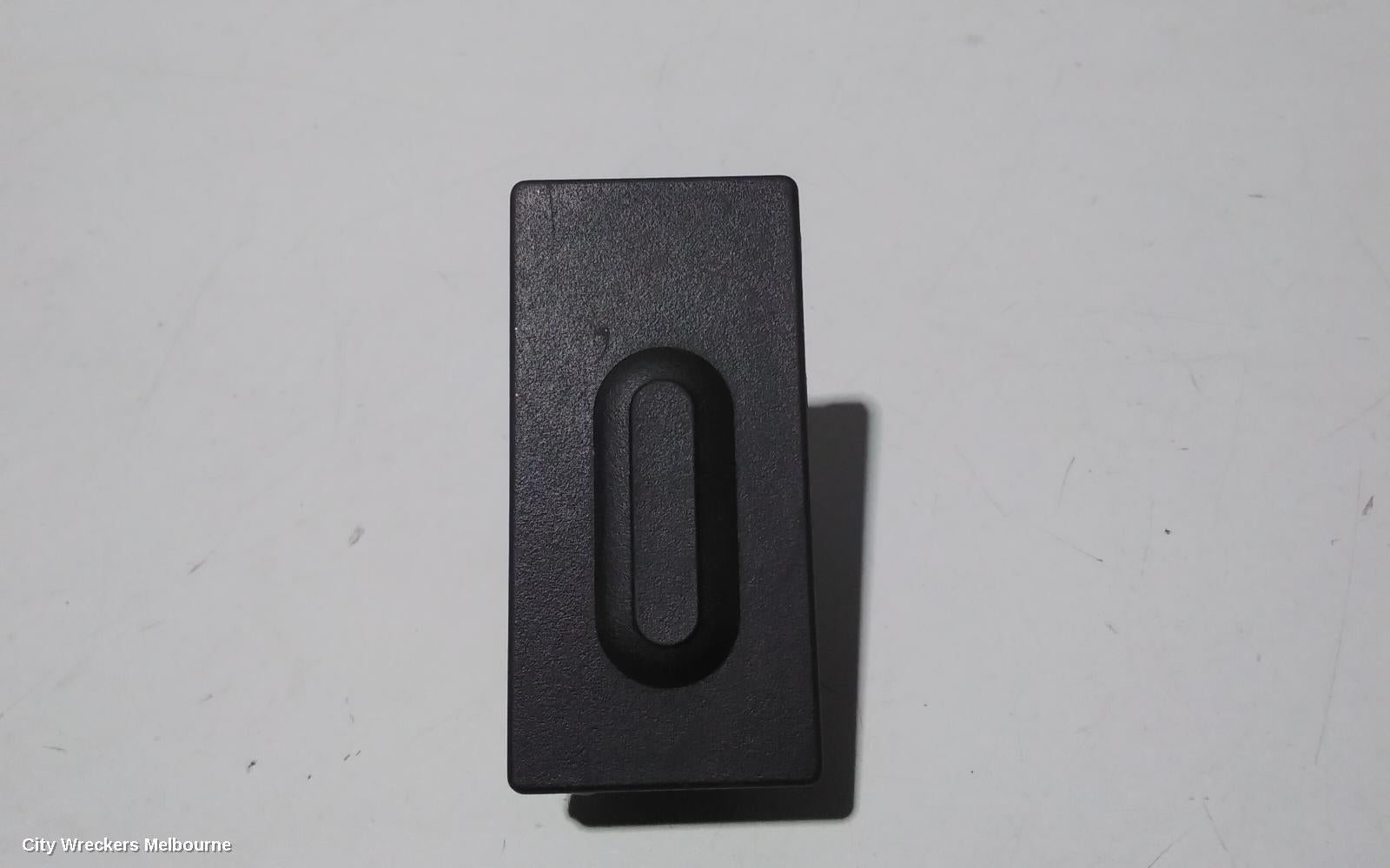 MAZDA CX3 TAILGATE HANDLE, DK, 03/2015 ONWARDS - Image 1