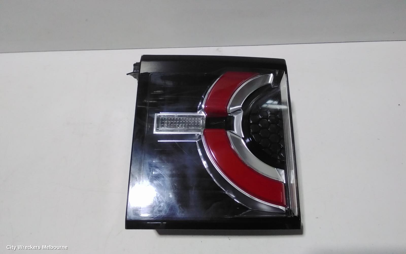 LAND ROVER DISCOVERY SPORT REAR GARNISH, TAILGATE LAMP (RH SIDE), W/ THIN RED LINE, L550, 01/2015 - 06/2019 - Image 2