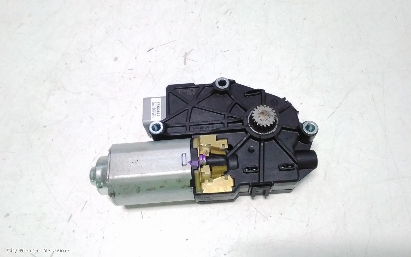 LAND ROVER RANGEROVER SPORT SUNROOF MOTOR, L494, 12/2013 - 04/2022 - Image 2