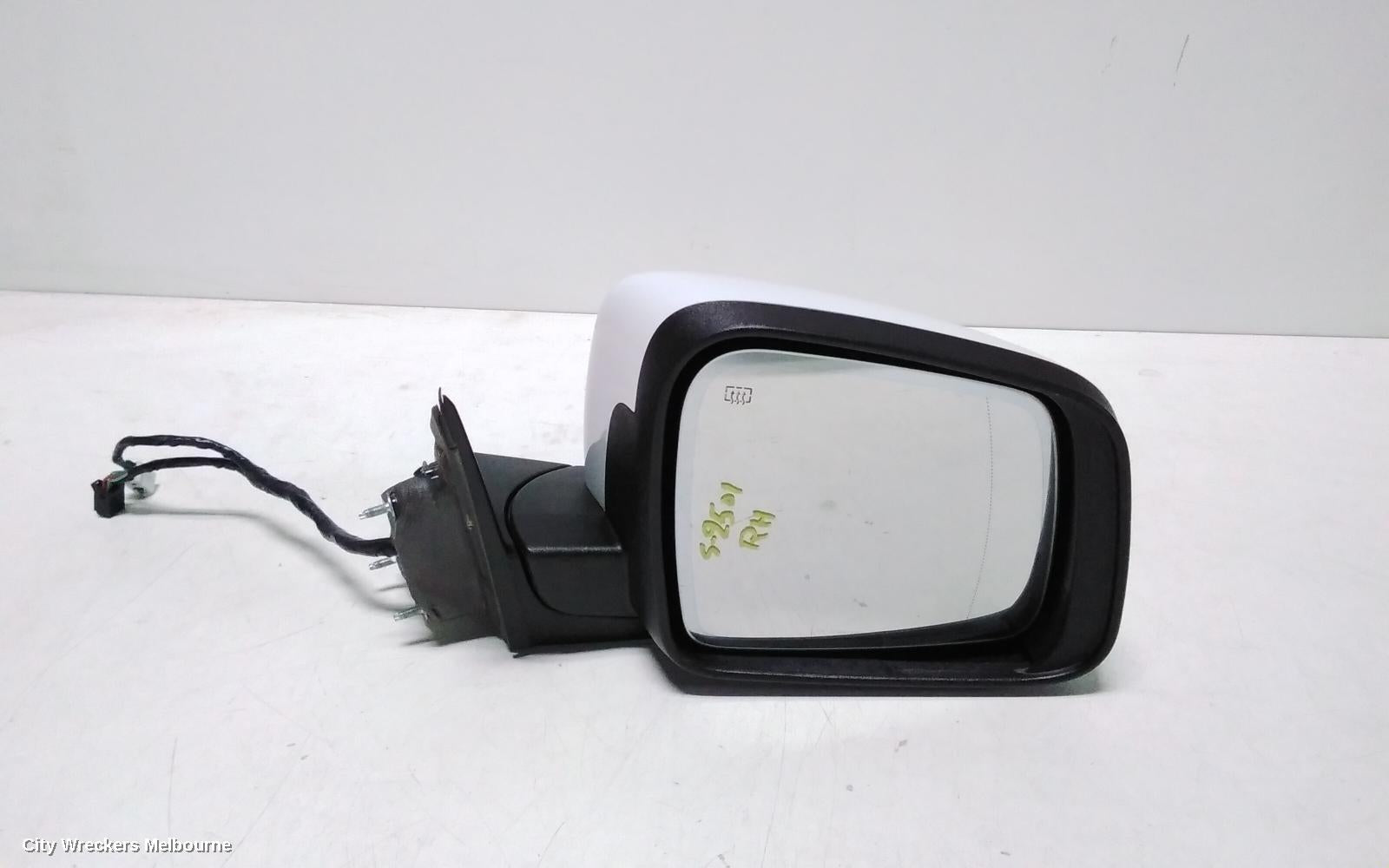 JEEP GRANDCHEROKEE RIGHT DOOR MIRROR, NON MEMORY, NON AUTO DIM, NON BLIND SPOT, NON PUDDLE, COLOUR CODED, WK, 04/2013 - 12/2016 - Image 1