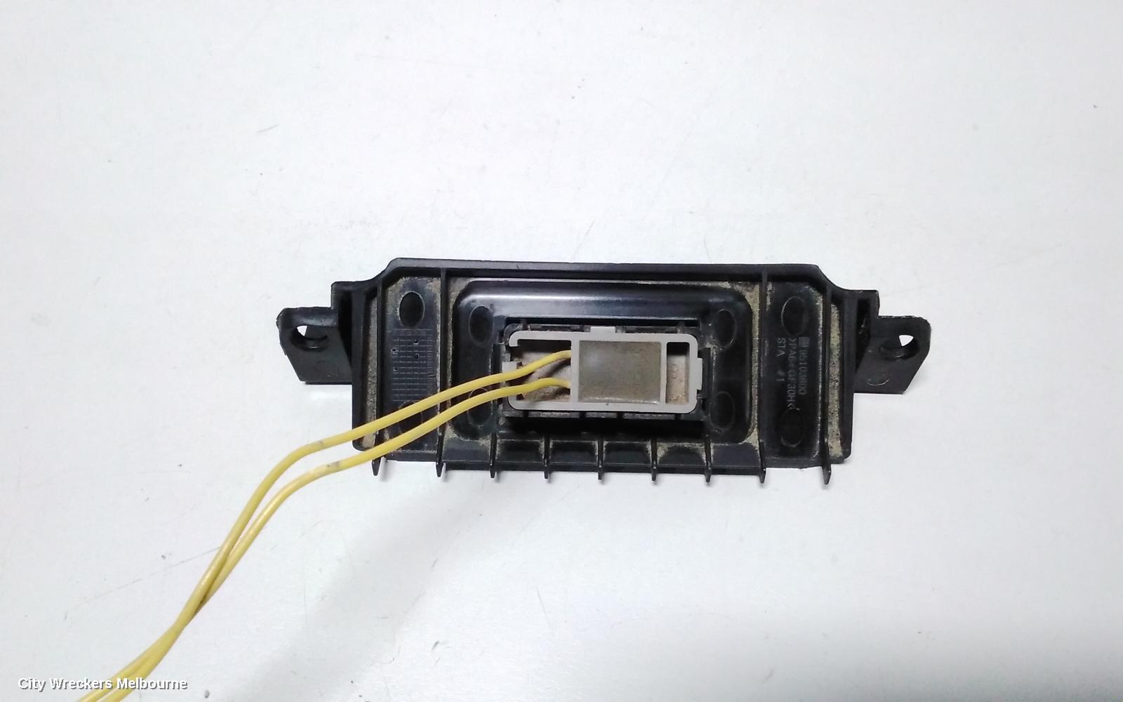 HOLDEN CAPTIVA TAILGATE HANDLE - Image 3