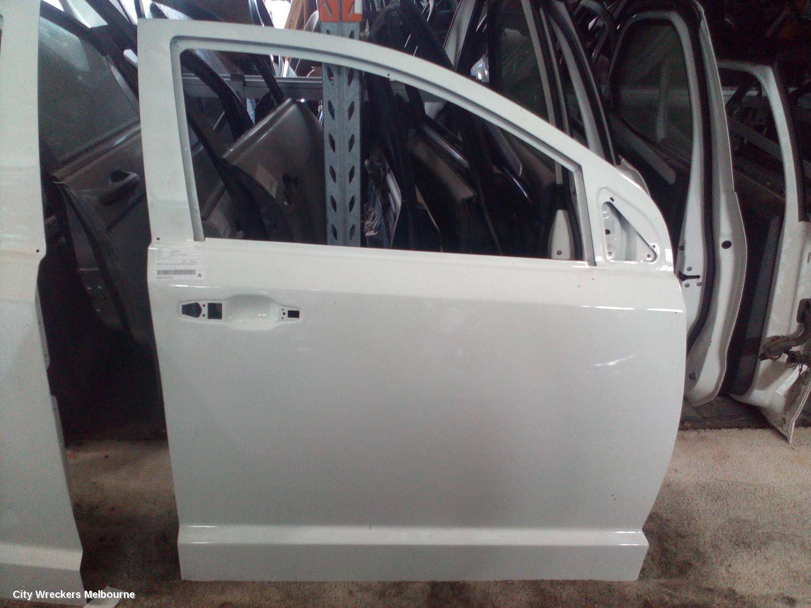DODGE JOURNEY RIGHT FRONT DOOR, JC, 05/2008 - 02/2013 - Image 1