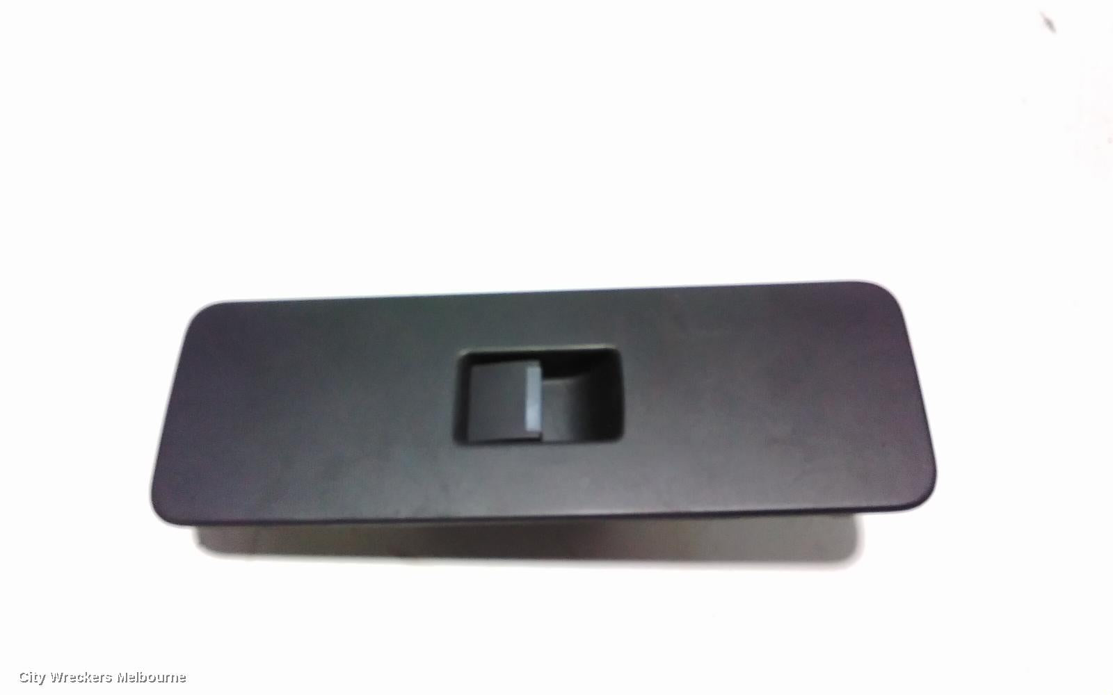 LAND ROVER DISCOVERY SPORT PWR DR WIND SWITCH, LH FRONT/LH REAR/RH REAR, L550, 01/2015 ONWARDS - Image 1