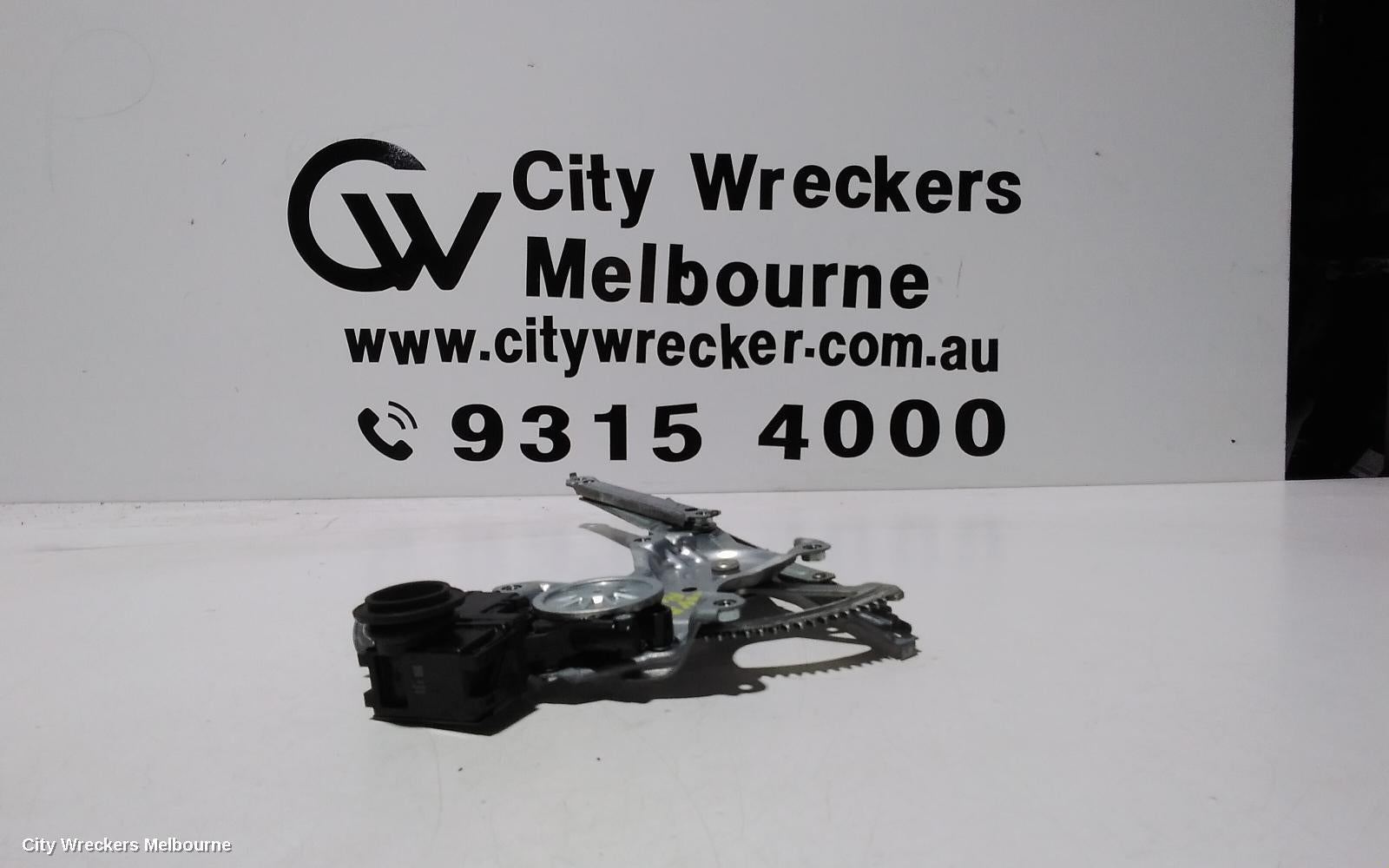 TOYOTA C-HR RIGHT FRONT WINDOW REG/MOTOR, DOOR REG ASSY (REG AND MOTOR), GEN 1, 12/2016 ONWARDS - Image 1