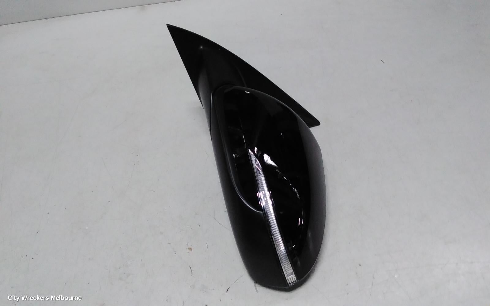 HYUNDAI I30 LEFT DOOR MIRROR, PD, HATCH (S.KOREA VIN KMHH), POWER FOLD, W/ INDICATOR, NON BLIND SPOT TYPE, 03/2017 ONWARDS - Image 1