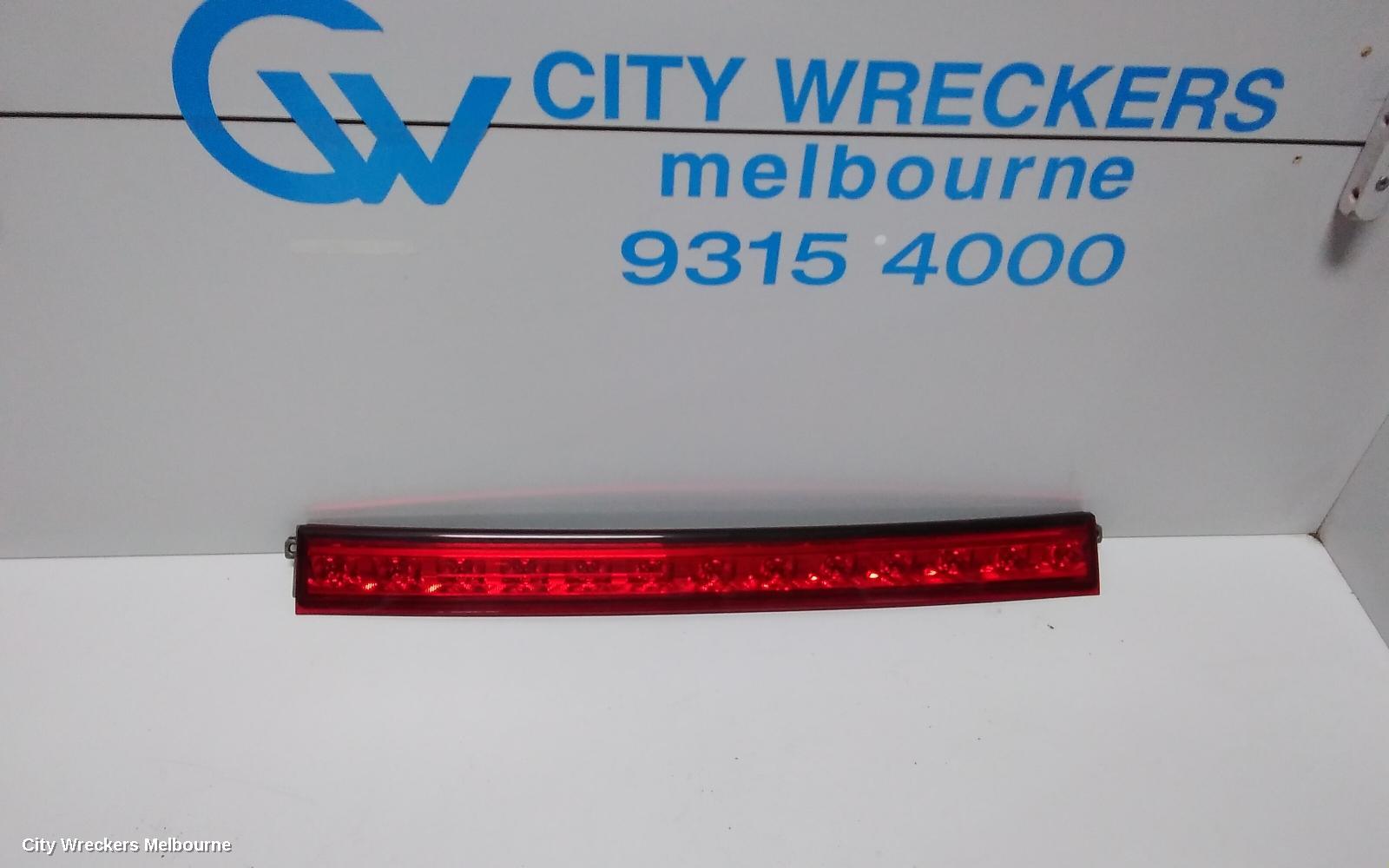 TOYOTA ESTIMA REAR GARNISH, TAILGATE LAMP (CENTRE), LENS# 28-194, XR50, 05-08 (IMPORT) - Image 1