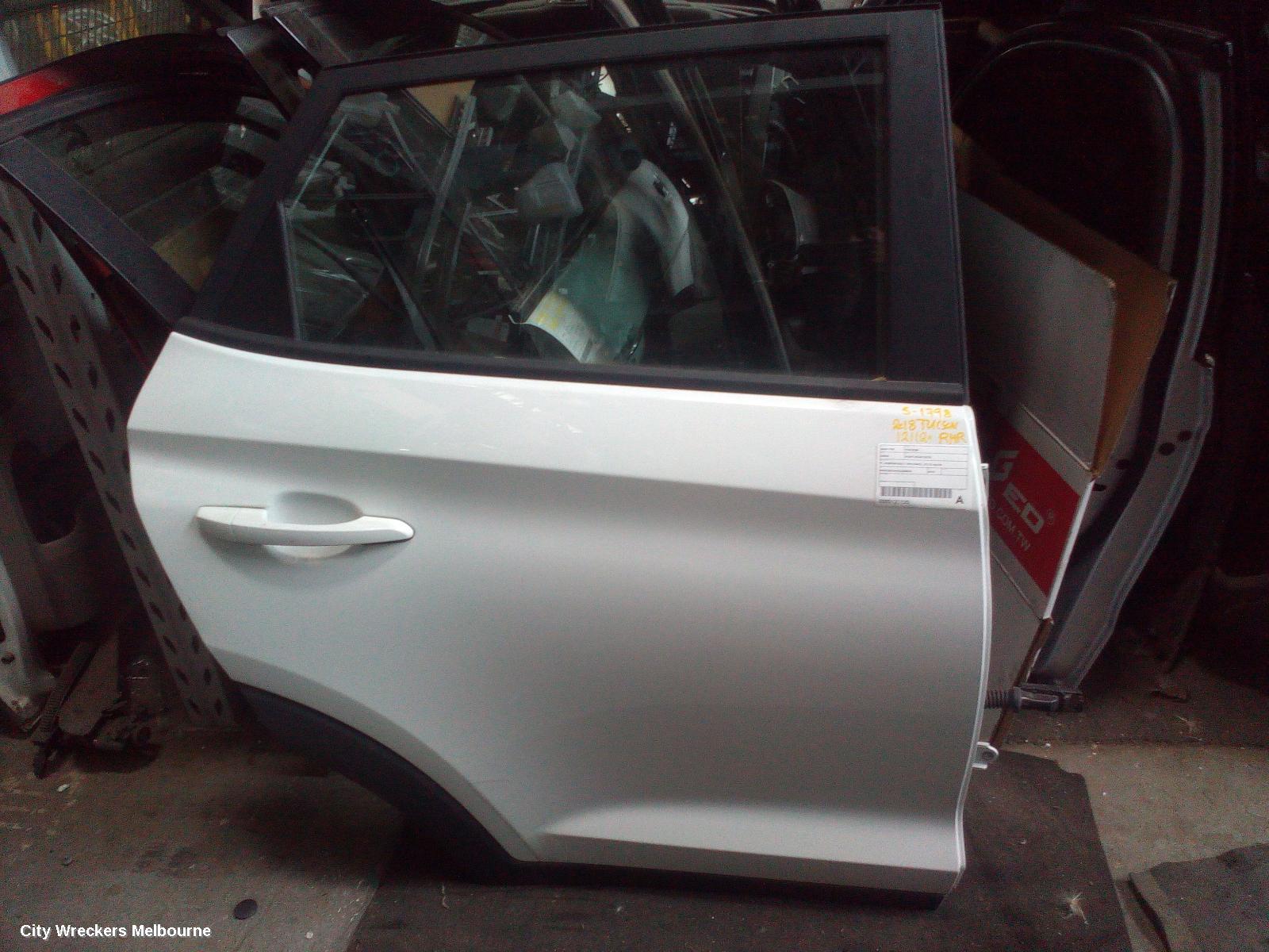 HYUNDAI TUCSON RIGHT REAR DOOR, TL, KOREAN BUILT (VIN KMHJ), 07/2015 - 06/2018 - Image 3