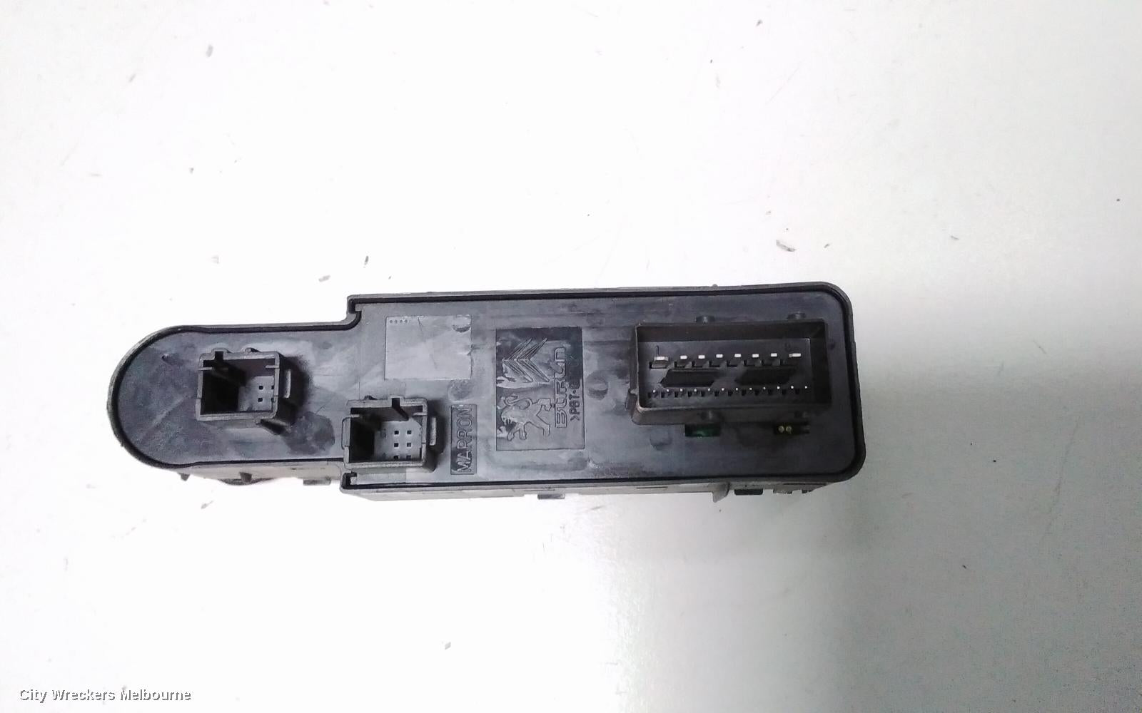 PEUGEOT 208 PWR DR WIND SWITCH, RH FRONT (MASTER SWITCH), A9, 5DR HATCH, 10/2012 ONWARDS - Image 3