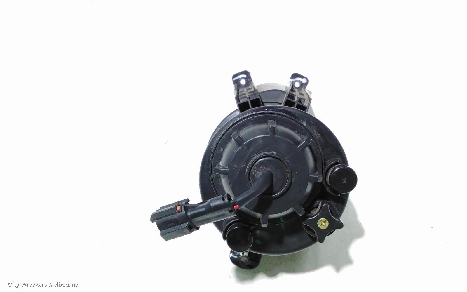 LDV G10 LEFT INDICATOR/FOG/SIDE, BUMPER FOGLAMP SURROUND, SV7A, WAGON, 04/2015 - 08/2022 - Image 3