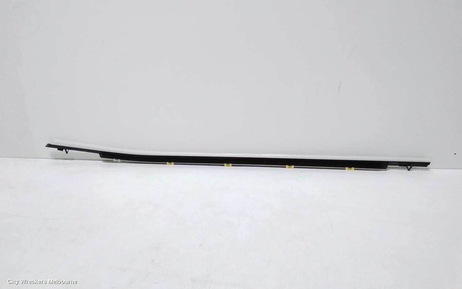 TOYOTA KLUGER DOOR MOULD, CHROOM MOULD: 112038, RIGHT FRONT DOOR MOULDING, XU70 SERIES, 03/2021 ONWARDS - Image 3
