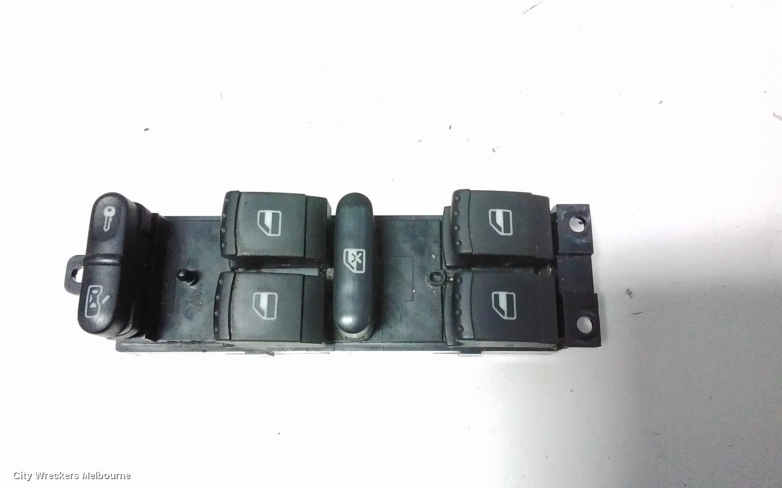VOLKSWAGEN PASSAT PWR DR WIND SWITCH, RH FRONT (MASTER SWITCH), 3B/GP, 03/1997 - 11/2005 - Image 2