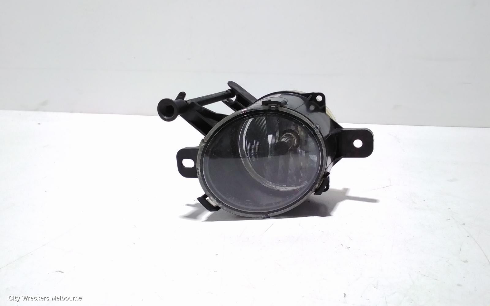 HOLDEN COMMODORE RIGHT INDICATOR/FOG/SIDE, BUMPER FOGLAMP, VF, 05/2013 - 12/2017 - Image 3