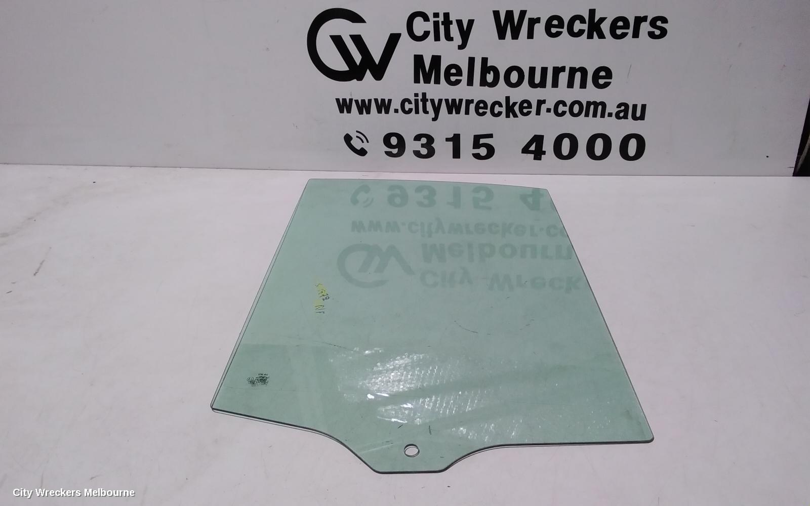 VOLKSWAGEN CRAFTER RIGHT FRONT DOOR WINDOW, SY1, 08/2017 ONWARDS - Image 2