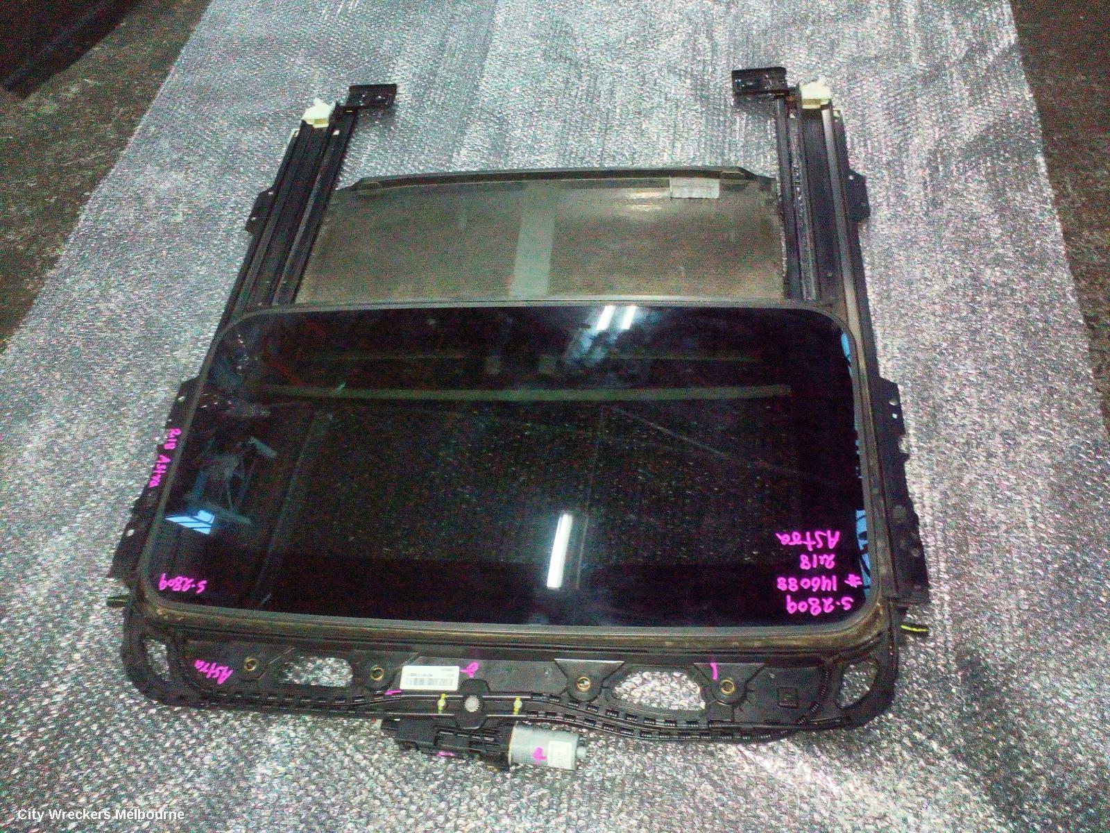 HOLDEN ASTRA ROOF GLASS/SUNROOF/T, BL, SEDAN, 05/2017 - 12/2020 - Image 2