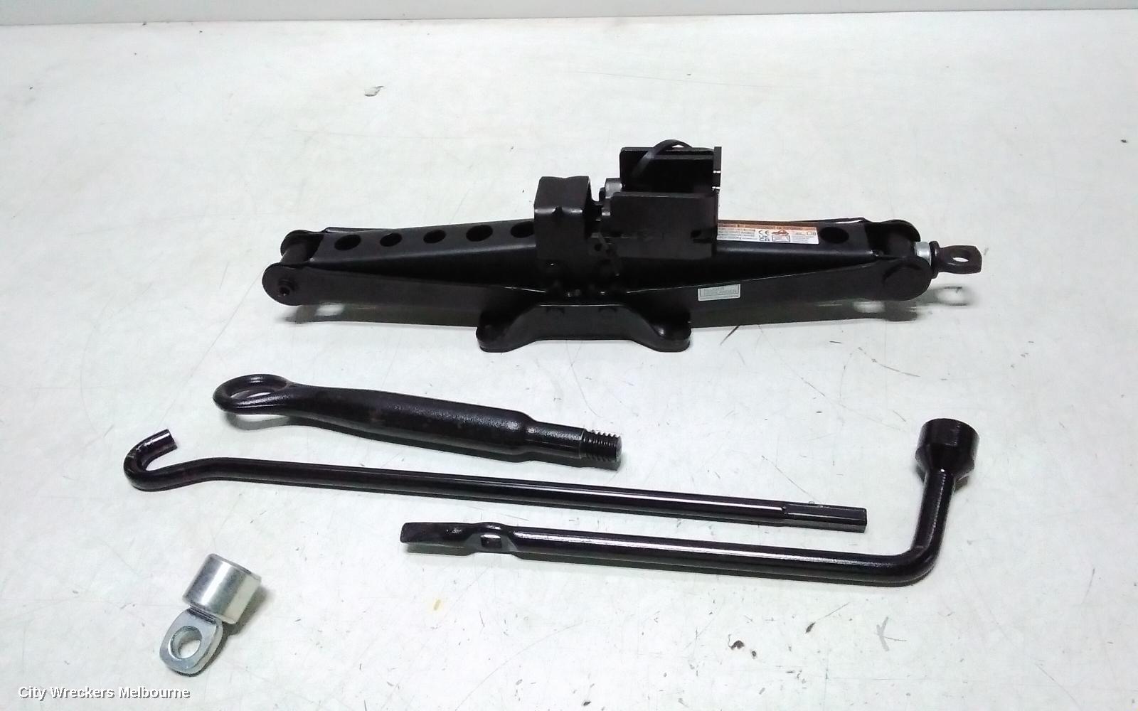 TOYOTA KLUGER JACK/TOOL KIT, XU70 SERIES, 03/2021 ONWARDS - Image 3