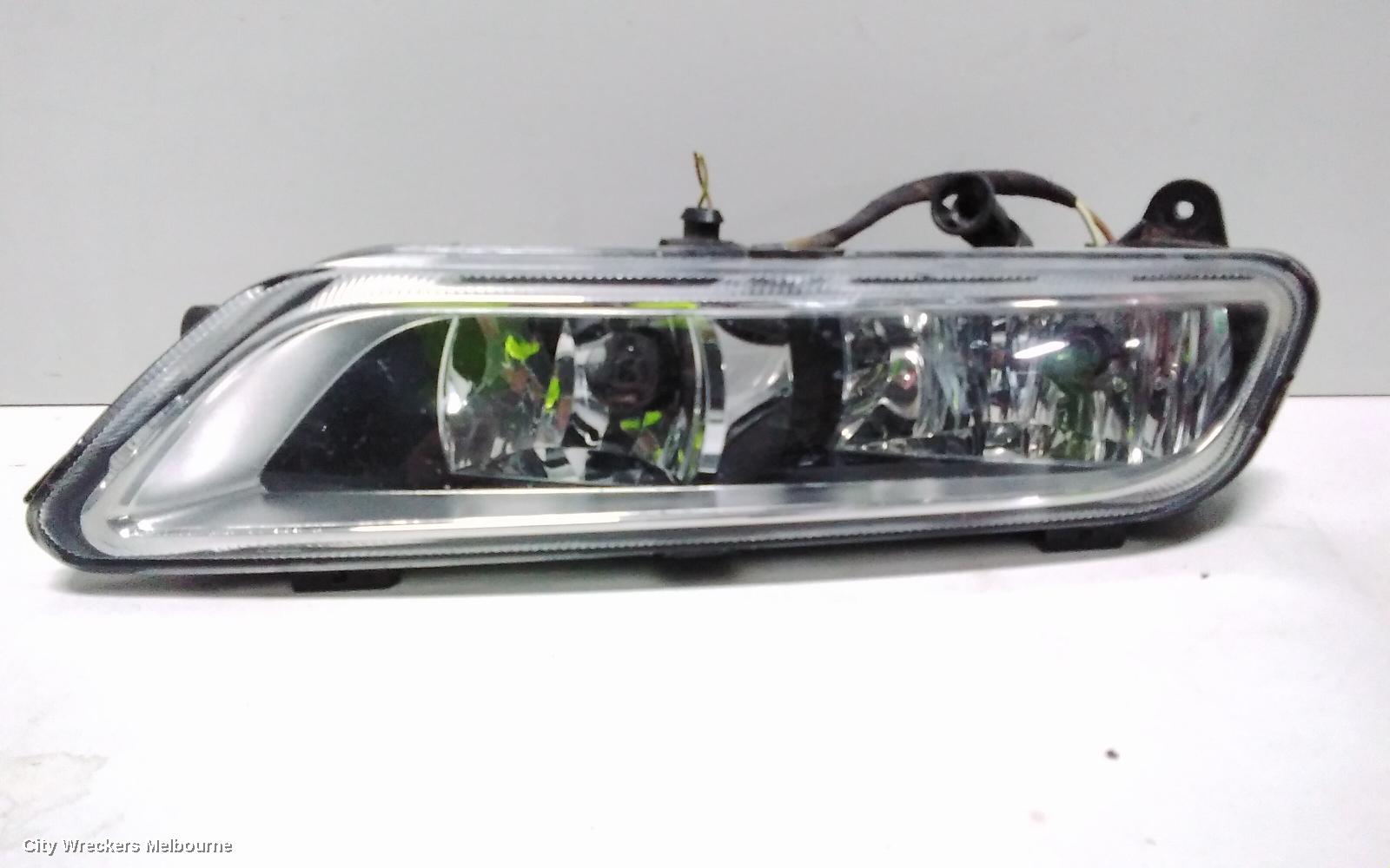 VOLKSWAGEN PASSAT RIGHT INDICATOR/FOG/SIDE, BUMPER FOGLAMP, 3C/MK6 B7, SEDAN/WAGON, NON DAYTIME RUNNING LAMP, 09/2010 - 05/2015 - Image 3