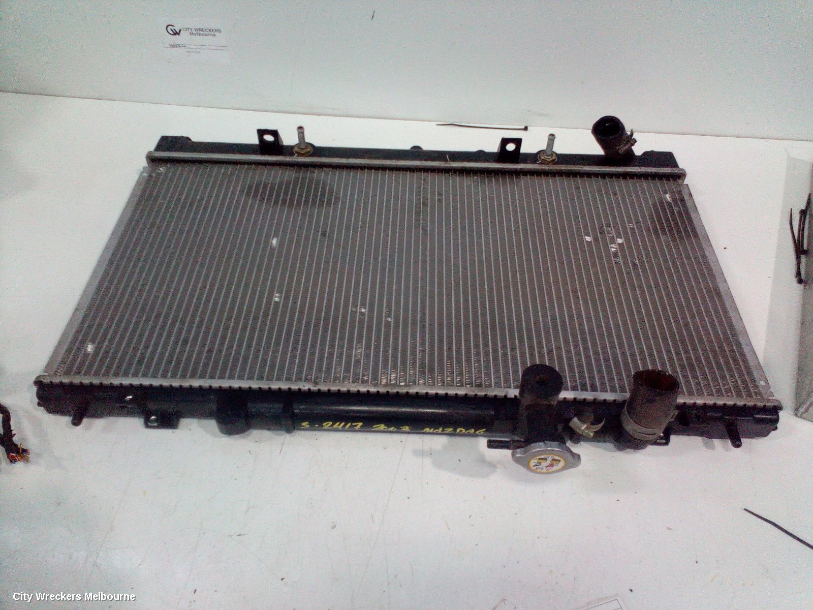 MAZDA 6 RADIATOR, AUTO, 2.3, PETROL, HAS 2 "FORK" + 1 "PIN" MOUNT POINTS ON BOTTOM TANK, GG/GY, 09/2002 - 02/2008 - Image 2