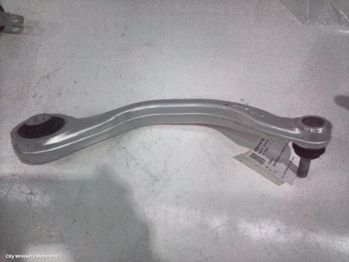 TESLA MODEL 3 RIGHT FRONT LOWER CONTROL ARM, REAR (CURVED), 1ST GEN, 06/2019 ONWARDS - Image 3