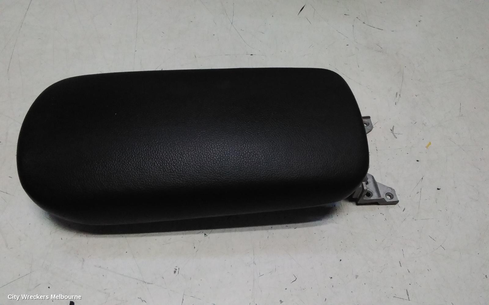 KIA CERATO CONSOLE, CONSOLE LID ONLY, YD, 04/2013 - 05/2018 - Image 3