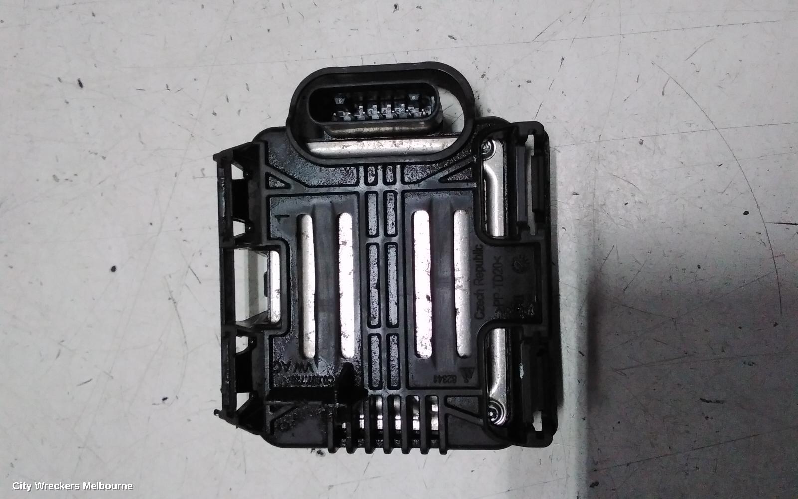 VOLKSWAGEN CRAFTER REVERSE CAMERA, SY1, FRONT RADAR SENSOR (GRILLE MOUNTED), 07/2019 - 10/2021 - Image 3
