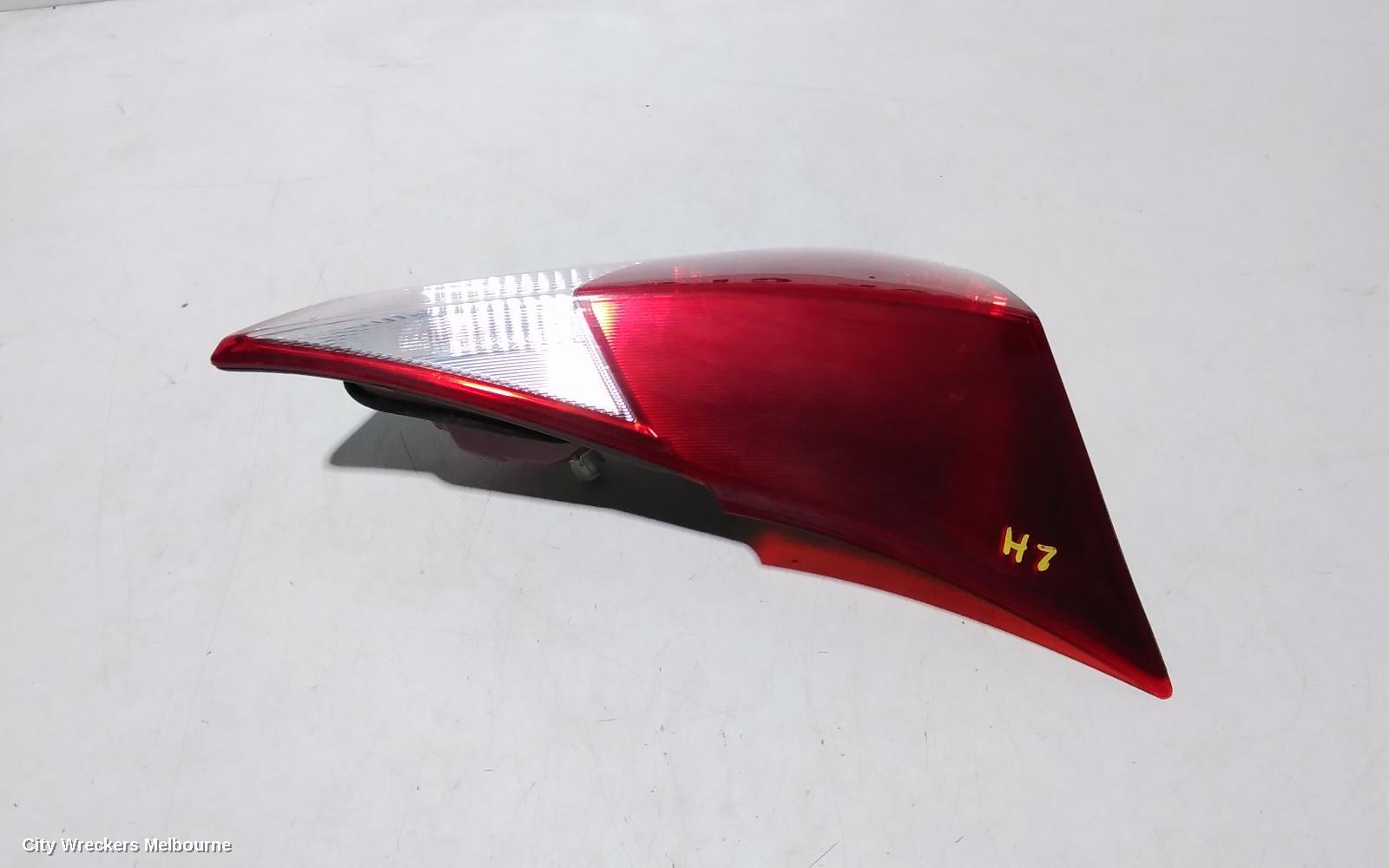 TOYOTA RAV4 REAR GARNISH, TAILGATE LAMP (LH SIDE), XA40, 12/2012 - 09/2015 - Image 3