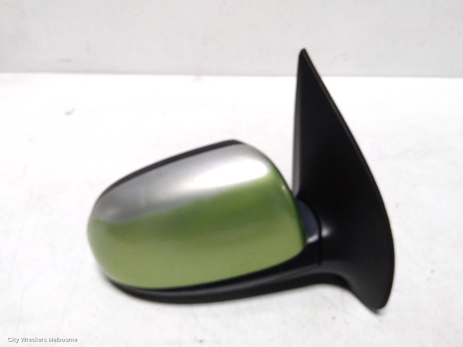 HYUNDAI I20 RIGHT DOOR MIRROR, PB, MANUAL FOLDING, NON FLASHER TYPE, 04/2010 - 12/2015 - Image 1