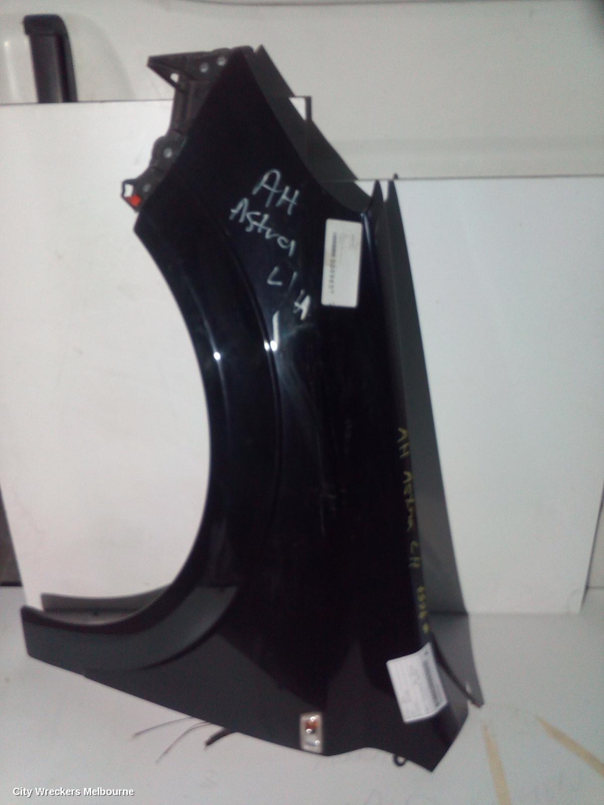 HOLDEN ASTRA LEFT GUARD, AH, 10/2004 - 08/2009 - Image 2