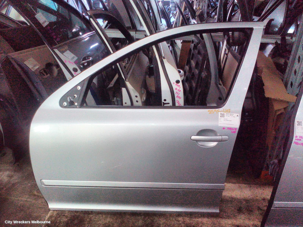 SKODA OCTAVIA LEFT FRONT DOOR, 1Z, LIFTBACK SEDAN/WAGON, 01/2004 - 10/2013 - Image 1