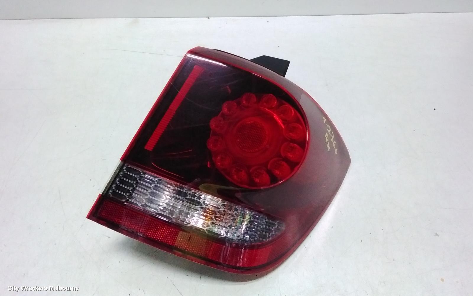 FIAT FREEMONT RIGHT TAILLIGHT, JF, CROSSROAD TYPE, 04/2013 - 01/2017 - Image 1