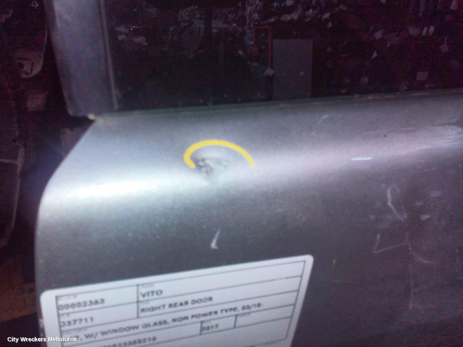 MERCEDES VITO RIGHT REAR DOOR, 447, W/ WINDOW GLASS, NON POWER TYPE, 03/2015 ONWARDS - Image 3