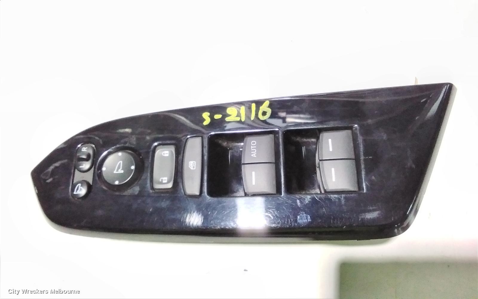 HONDA CRV PWR DR WIND SWITCH, RH FRONT (MASTER SWITCH), AUTO DOWN RHF ONLY, RM, 11/2014 - 04/2017 - Image 3