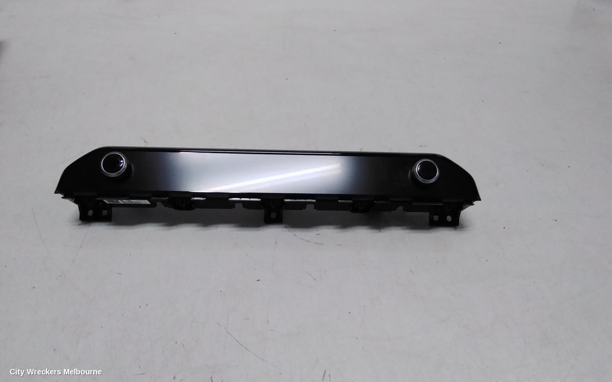 KIA SORENTO HEATER/AC CONTROLS, MQ4, FRONT, W/ SINGLE ZONE TYPE, 02/2020 ONWARDS - Image 1
