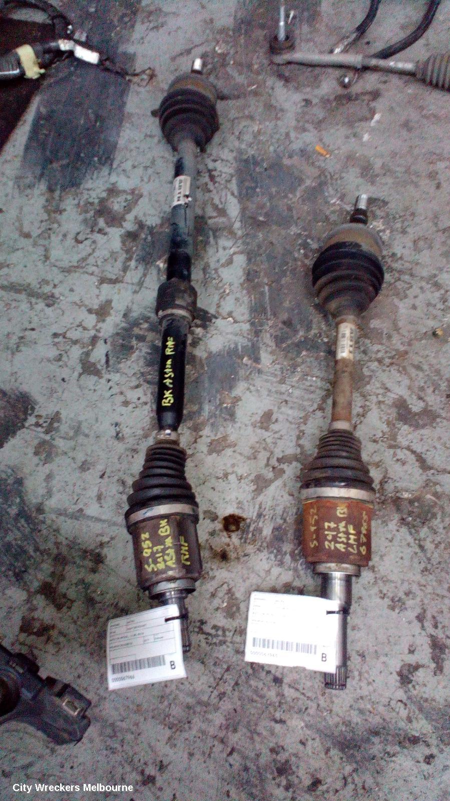 HOLDEN ASTRA LEFT DRIVESHAFT, AUTO T/M, PETROL, 1.4, BK, 09/2016 ONWARDS - Image 3