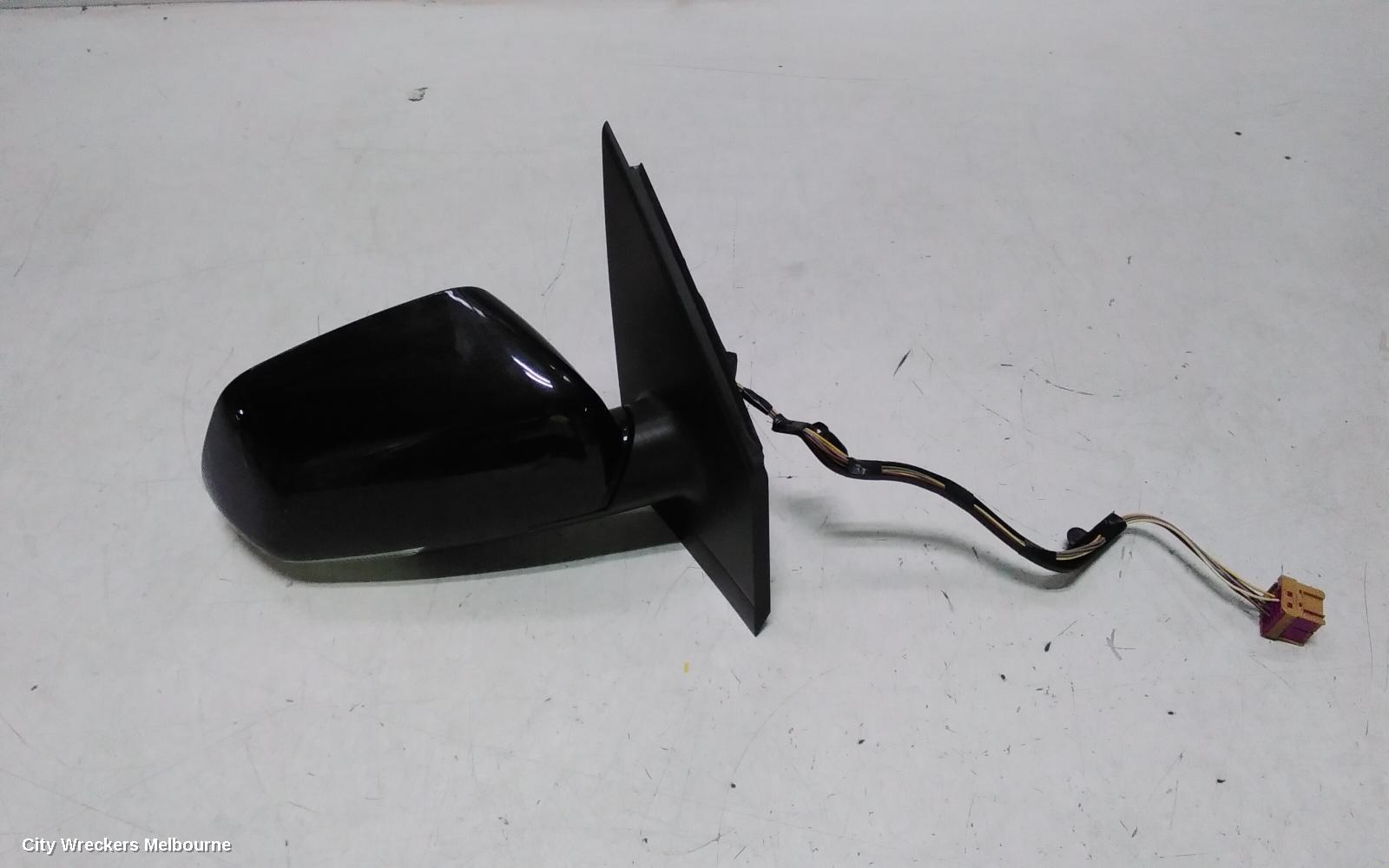 VOLKSWAGEN POLO RIGHT DOOR MIRROR, 9N, HATCH, MANUAL FOLD, 11/2005 - 04/2010 - Image 1
