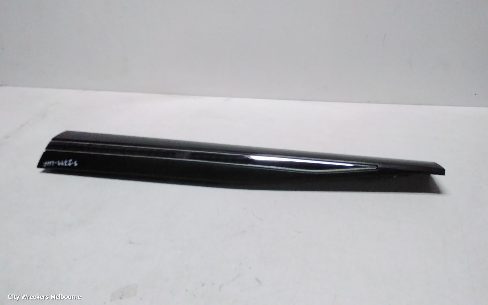 NISSAN XTRAIL DOOR MOULD, LHF: 132551, T33, DOOR MOULDING (LH FRONT), W/ SILVER INSERT, 08/2022 ONWARDS - Image 1