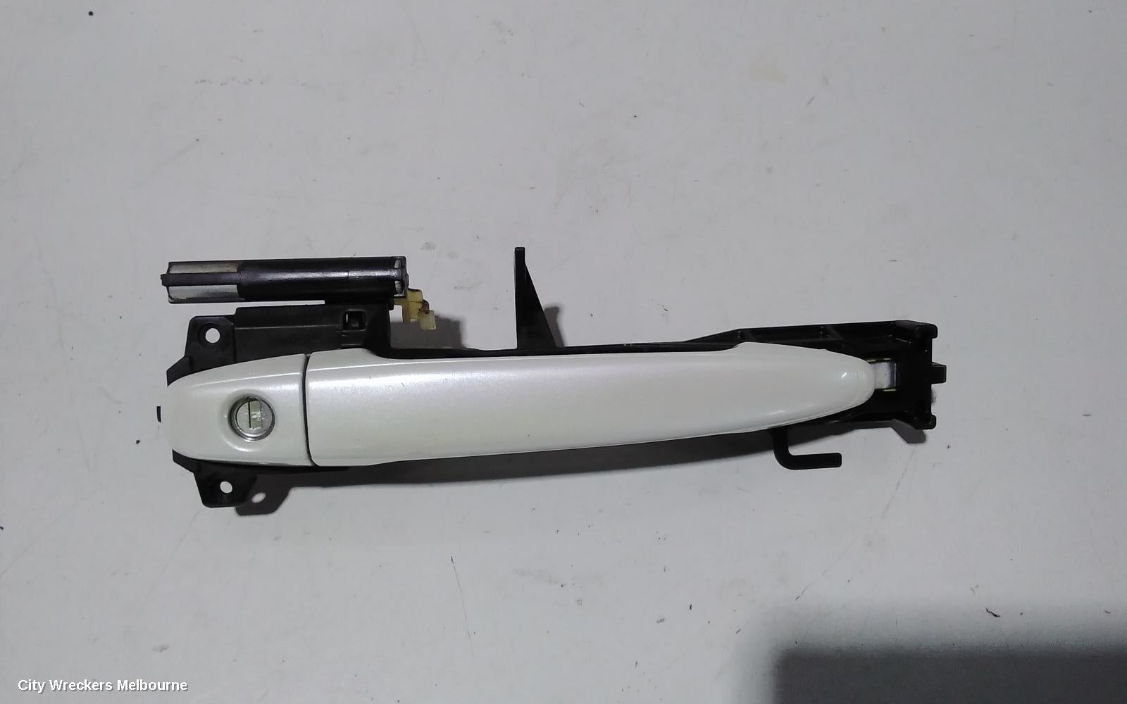 SUBARU OUTBACK DOOR HANDLE, OUTER, RH FRONT, 5TH GEN, 09/2009 - 11/2014 - Image 2