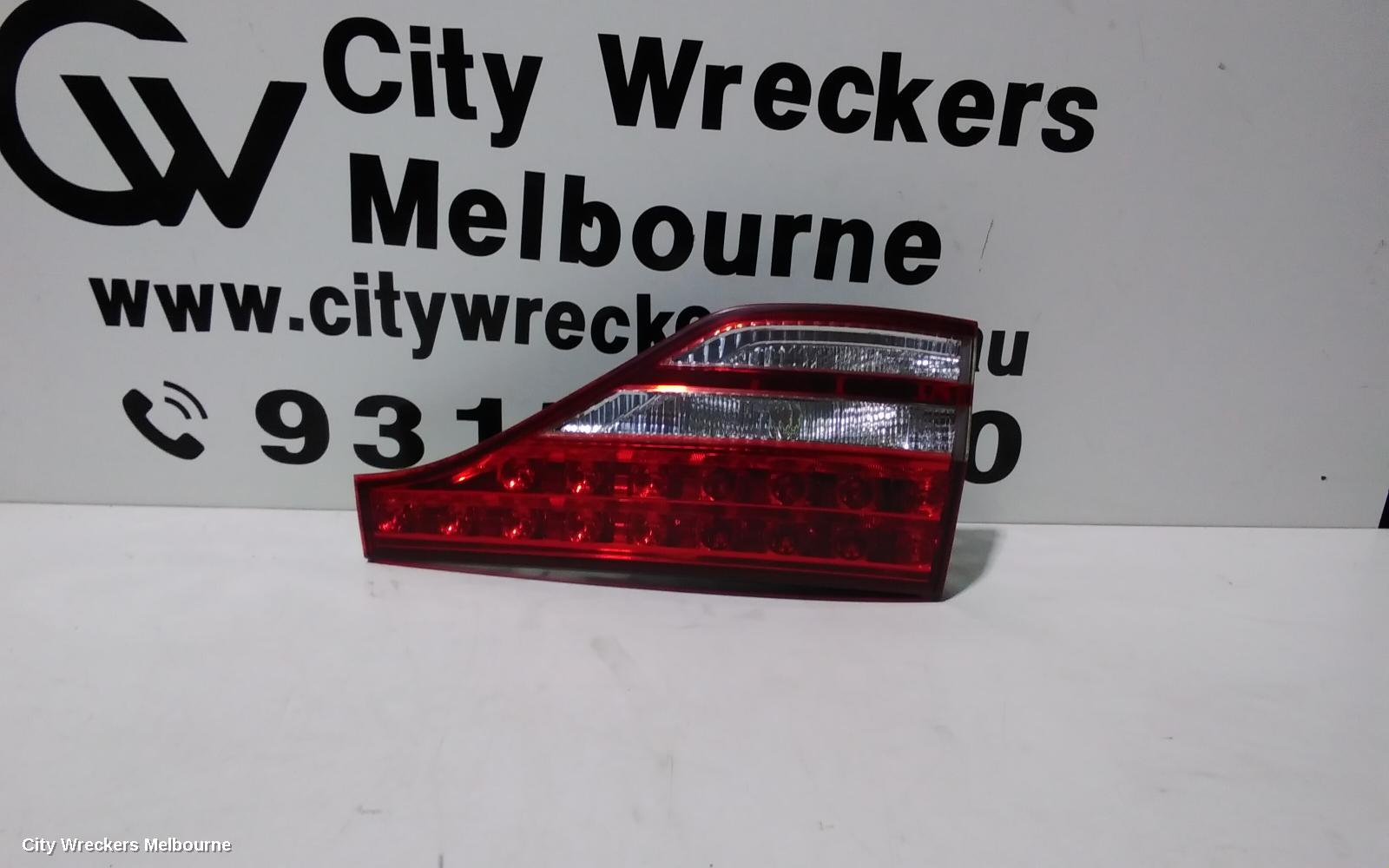 TOYOTA TARAGO REAR GARNISH, TAILGATE LAMP (LH SIDE), ACR50R, 03/2006 - 12/2008 - Image 1