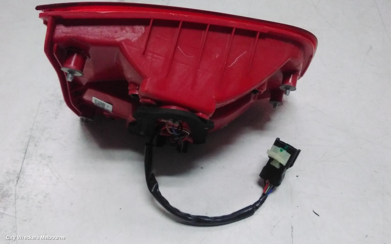 LDV G10 REAR GARNISH, SV7C, TAILGATE LAMP (LH SIDE), VAN, 04/2015 ONWARDS - Image 3
