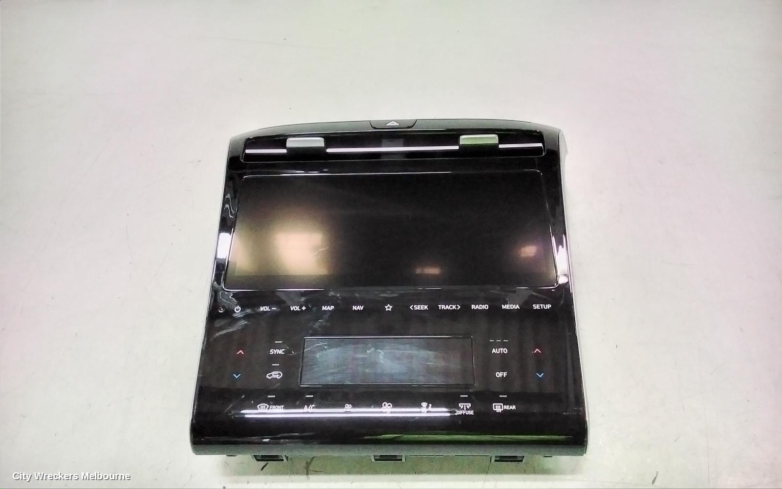 HYUNDAI TUCSON RADIO/CD/DVD/SAT/TV, FRONT DISPLAY UNIT, TOUCH SCREEN, 10.25IN, W/ SAT NAV TYPE, NX4, 02/2021 ONWARDS - Image 1